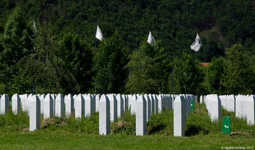 Graves, Srebrenica.