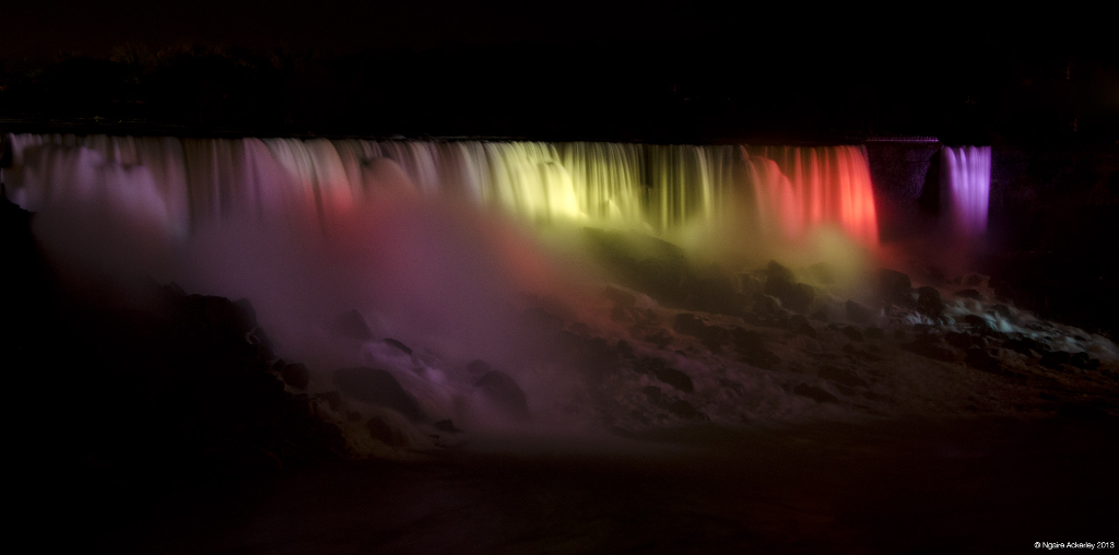 Niagara Falls by night, USA